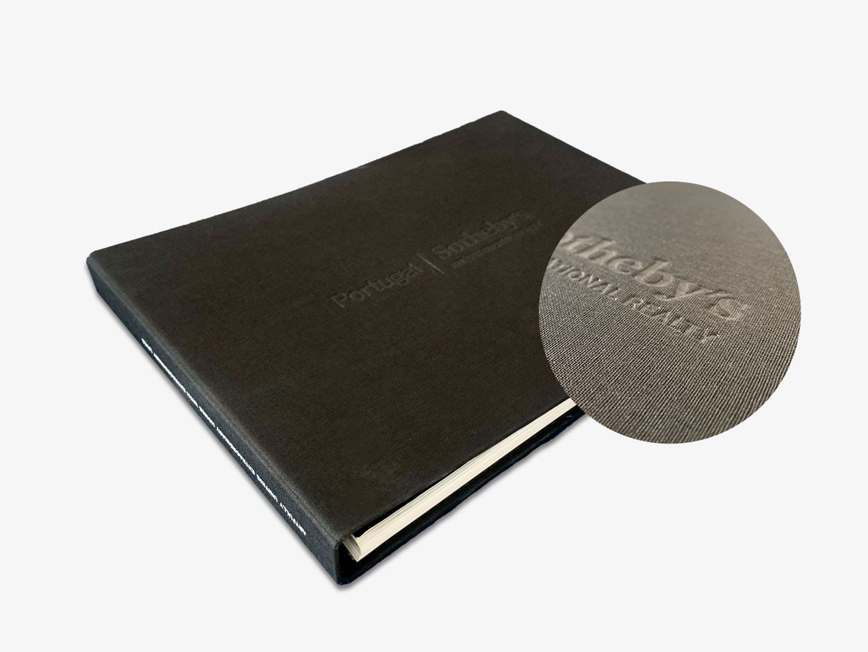 Capa de catálogo com tecido